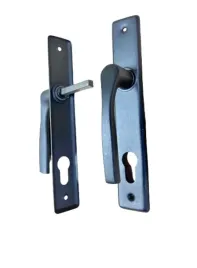 klamka-aluminiowa-90-czarna-na-wkladke-do-furtek-ogrodzen-drzwi