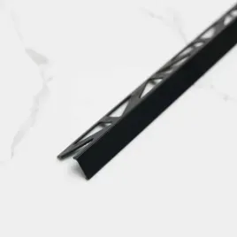 listwa-narozna-aluminiowa-l-10-mm-czarna-250-cm
