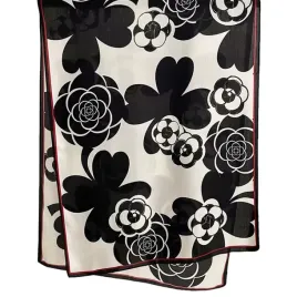 czarno-bialy-szal-w-graficzne-kwiaty-nowoczesny-100percent-wiskoza-178x66-cm