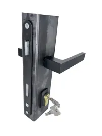kaseta-60x40-z-zamkiem-klamka-wkladka-i-maskownicami-zestaw-do-furtki