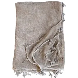 bezowy-szal-z-bawelny-z-haftem-180x90-cm-elegancki-i-naturalny-styl