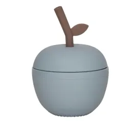 kubek-dla-dzieci-silikonowy-ze-slomka-zamykany-jablko-niebieski-oyoy