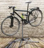 vorel-stojak-do-obslugi-rowerow-material-dominujacy-metal