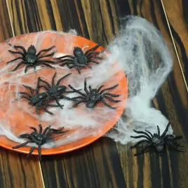 sztuczne-male-pajaki-pajak-czarne-straszne-dekoracje-na-halloween-6cm-8szt