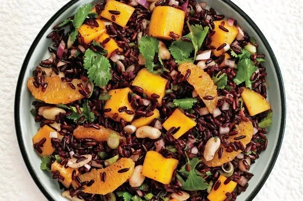 mango-plastry-w-syropie-kier-produkt-nie-zawiera-antyzbrylaczy-barwnikow-cholesterolu-drozdzy-glutenu-gmo-jajek-konserwantow-laktozy-nabialu-oleju-palmowego-orzechow-pestek-pszenicy-soi-tluszczy-trans-utwardzanych