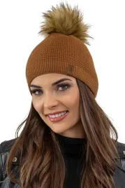 czapka-zimowa-damska-z-pomponem-brazowy-vivisence-7041