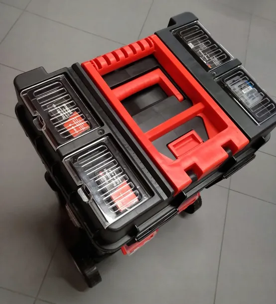 skrzynia-wheelbox-hd-compact-na-kolkach-cechy-dodatkowe-komory-organizacyjne-w-obudowie-kolka-transportowe-moduly-z-mozliwoscia-rozdzielenia-przegrody-organizacyjne-wyjmowane-organizery-zatrzaski-zabezpieczajace