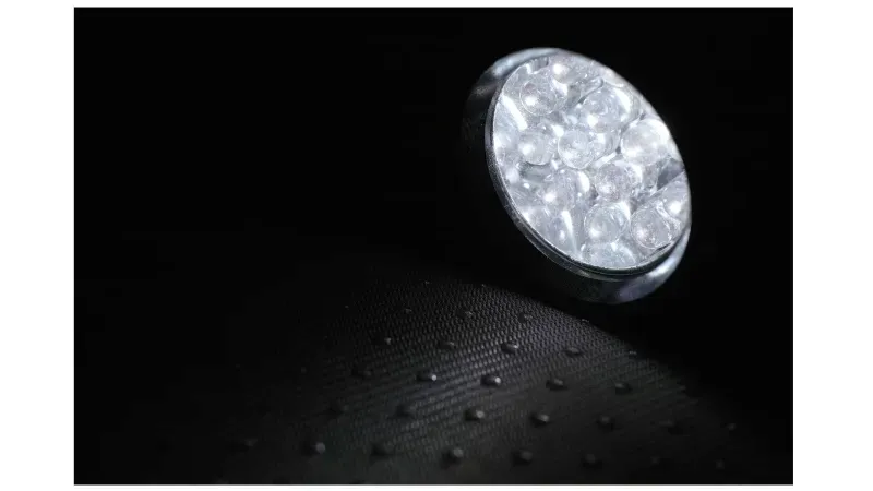 energy-light-latarka-ladowalna-led-1szt