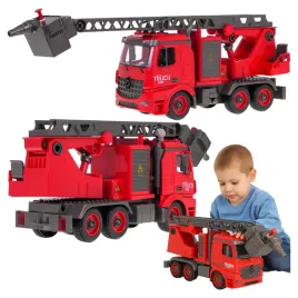 woz-strazacki-strzela-woda-straz-pozarna-z-napedem-z-narzedziami-rozkrecana