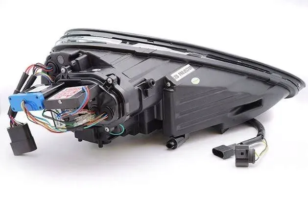 lampy-reflektory-full-led-black-do-porsche-cayenne-jakosc-czesci-zgodnie-z-gvo-p-zamiennik-o-jakosci-porownywalnej-do-oryginalu
