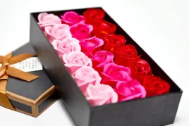 roza-mydlana-flower-box-roze-pachnace-do-kapieli-x18-szt