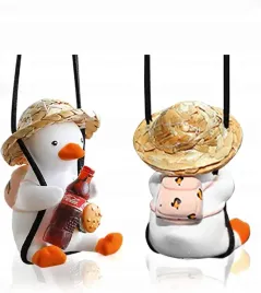 kaczka-wiszaca-do-samochodu-na-lusterko-hustajaca-sie-ozdoba-do-samochodu