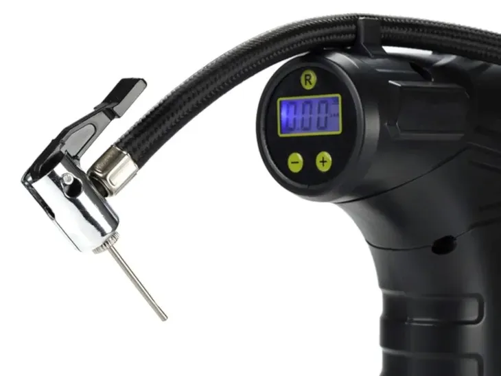 kompresor-powietrza-bezprzewodowy-150-psi-automatyczny-4-adaptery-kod-producenta-db02538