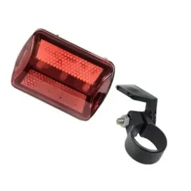 lampka-rowerowa-tyl-3-led-3-funkcje-na-baterie-2xr6-uchwyt