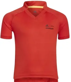 adidas-czerwony-t-shirt-dzieciecy-z-dekoltem-szpic-i-logo-disney-116-kyo