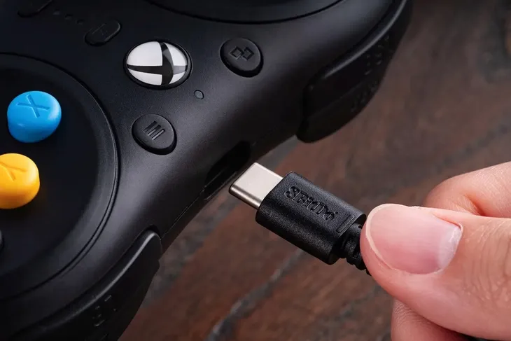 kontroler-8bitdo-m30-czarny-zlacza-usb