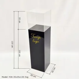 postument-z-kloszem-logo-podest-z-plexi-czarnej-35x35x135cm-na-wystawe