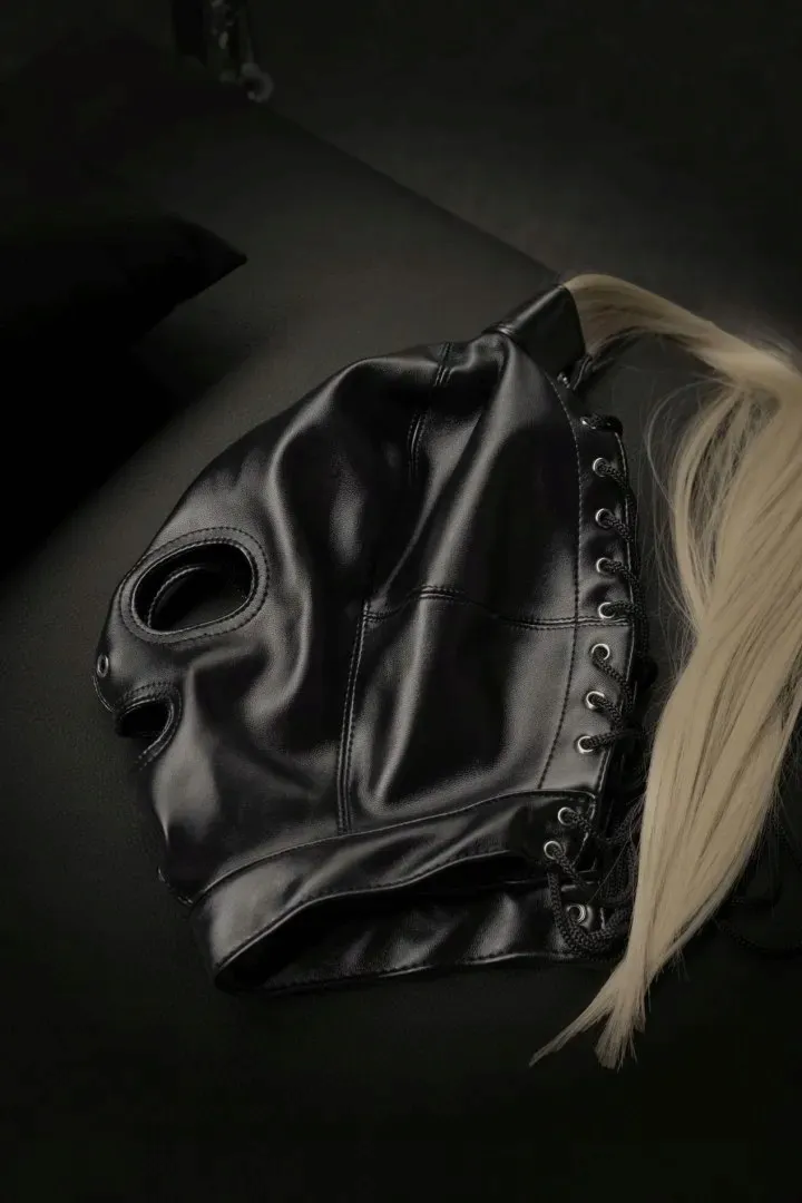 mask-with-blonde-ponytail-black