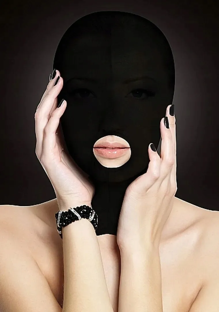 submission-mask-black