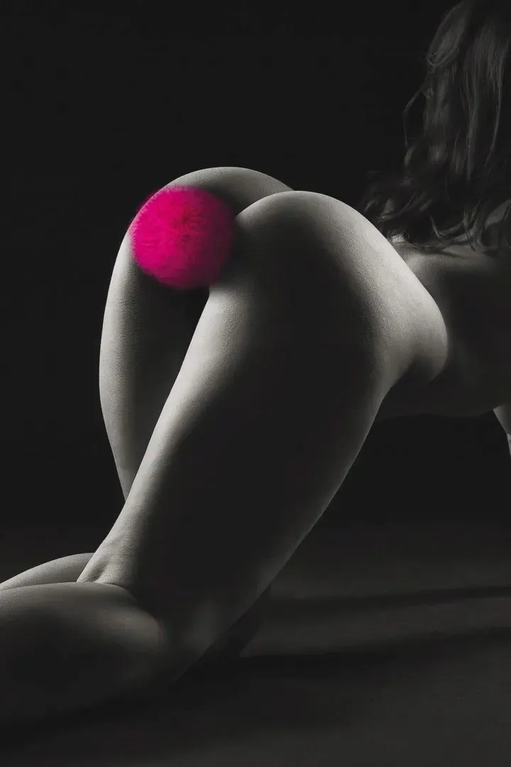 pompom-fuchsia-anal-plug