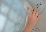 gabka-do-tablicy-magnetyczna-biala-stan-nowy