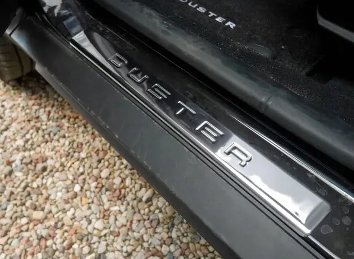 nakladki-listwy-progowe-progi-dacia-duster-2018-stan-nowy-producent-omtec