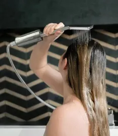 filtr-wody-prysznicowy-aquashower-kdf-srebrny-do-sluchawki-prysznica-7500l