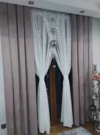 firana-z-etaminy-srebrne-kropki-400x250-cm-tasma-marszczaca