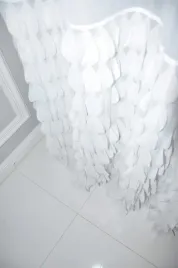 firana-dekoracyjna-klara-z-platkami-od-dolu-140x250-cm-tasma