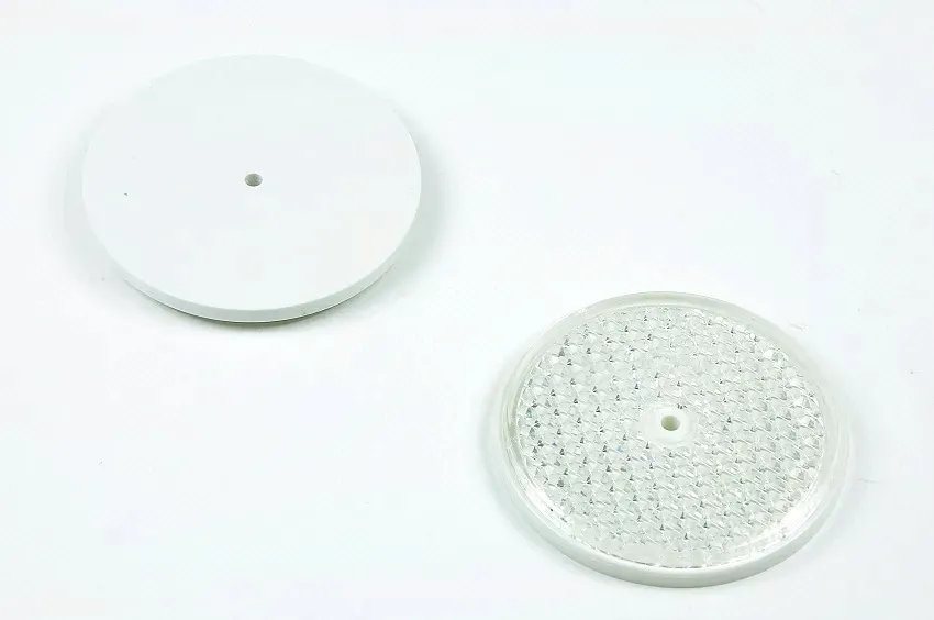 odblask-okragly-bialy-z-otworem-75mm