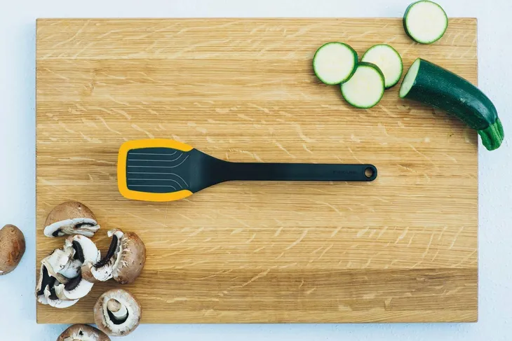 szpatulka-fiskars-functional-form-1027300-material-inny