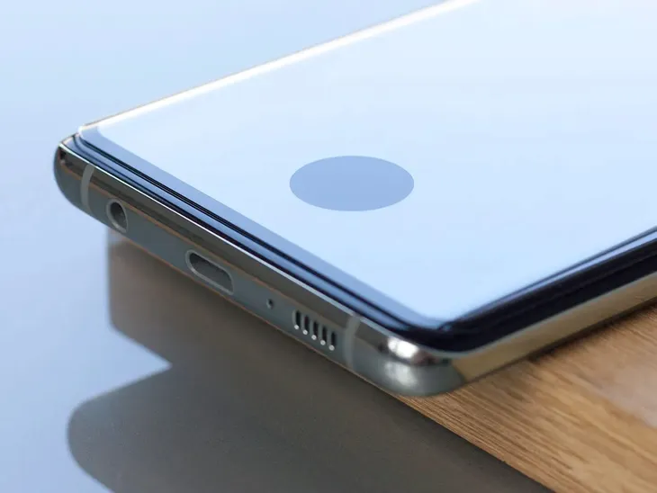 szklo-hartowane-3mk-hardglass-max-sensor-dot-samsung-galaxy-note-10-plus-c-konstrukcja-otwory-na-czujniki-przyciski-zaokraglone-rogi