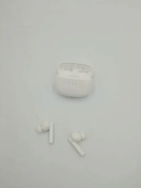 sluchawki-tws-ugreen-hitune-t3-anc-biale-wysokosc-produktu-11-8-cm