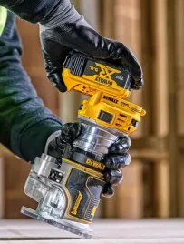 akumulatorowa-frezarka-do-drewna-gornowrzecionowa-18v-dewalt-dcw604nt-xj
