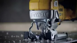 wyrzynarka-akumulatorowa-18v-xr-135mm-body-dewalt