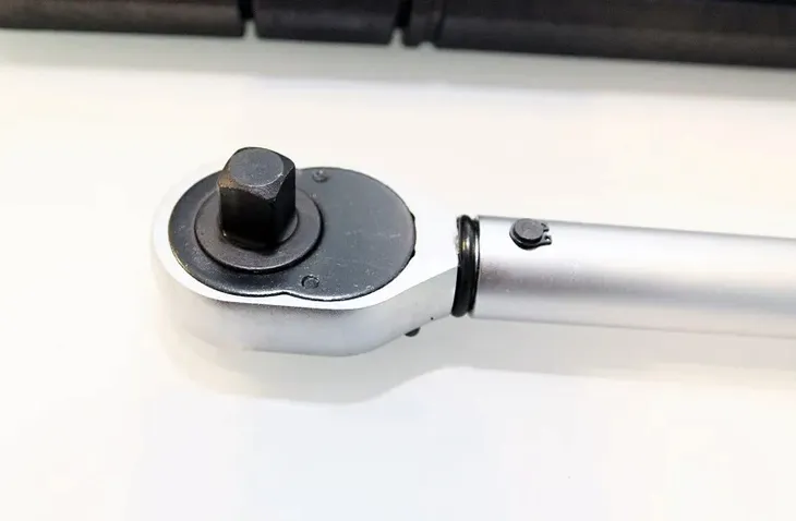 klucz-dynamometryczny-proline-66701-marka-proline