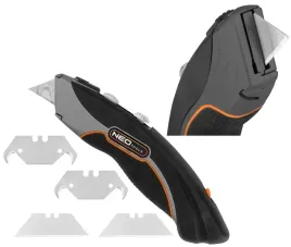 noz-z-ostrzem-trapezowym-i-hakowym-metalowy-korpus