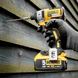 zestaw-elektronarzedzi-combo-wkretarka-zakretarka-18v-xr-2x5ah-dewalt
