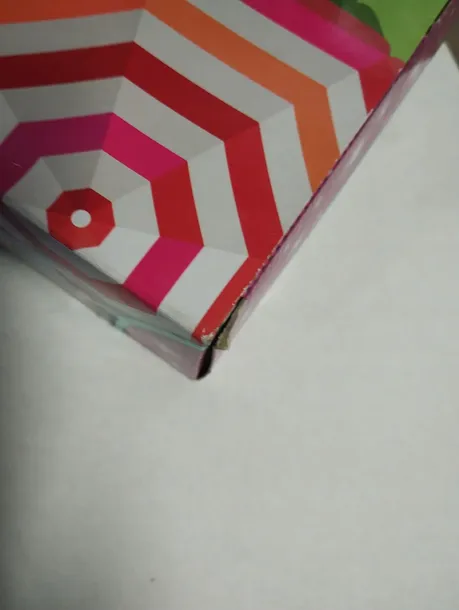 lalka-steffi-w-basenie-bobas-material-plastik