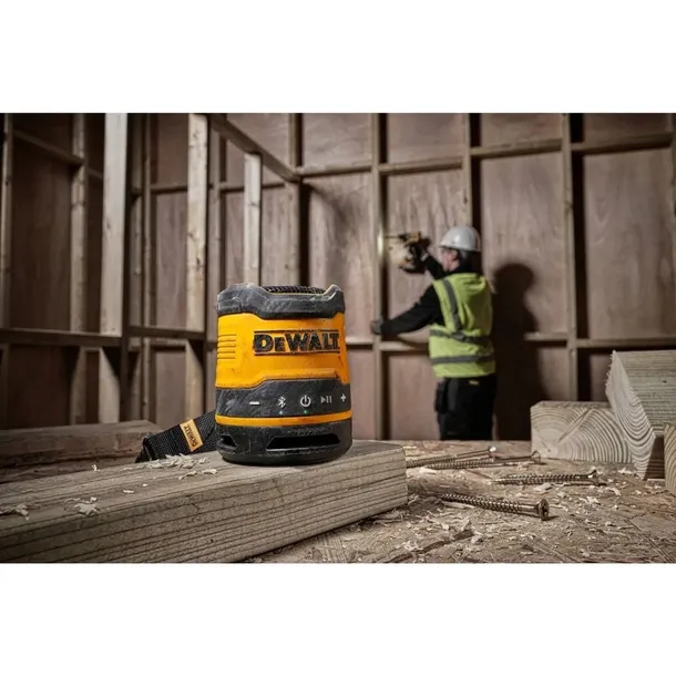 przenosny-glosnik-budowlany-5w-bluetooth-dewalt-kod-producenta-dcr009