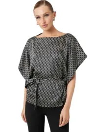 guess-czarna-damska-bluzka-z-nadrukiem-i-wiazaniem-w-talii-44-gmo