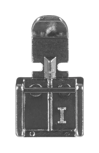maszyna-do-szycia-singer-m1605-funkcje-automatyczne-nawijanie-szpulki-mozliwosc-zastosowania-podwojnej-igly-regulacja-naprezenia-nici-szycie-wstecz