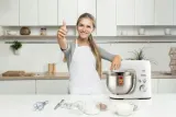 robot-planetarny-eldom-wrk1200-chefs-stan-nowy-cechy-dodatkowe-mozliwosc-mycia-akcesoriow-w-zmywarce-otwor-w-pokrywie-przycisk-otwierania-ramienia-umieszczony-z-tylu-funkcja-powolnego-uruchomienia