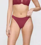 stringi-damskie-triumph-smart-invisible-string-2