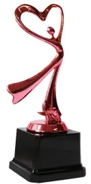 statuetka-rozowa-serce-taniec-rozowa-nagroda-22-cm-nadruk