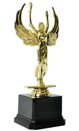 statuetka-wiktoria-zlota-nagroda-22-cm-grawer-p1