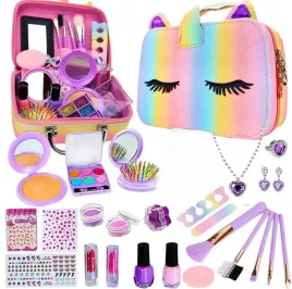 duzy-zestaw-kosmetykow-do-makijazu-paznokci-kuferek