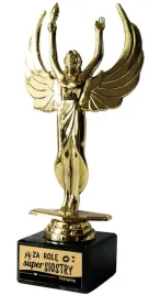 statuetka-wiktoria-slub-podziekowania-za-role-super-siostry-poz120