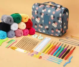 zestaw-do-szydelkowania-etui-szydelka-igly-haczyk-06-6mm-wloczka-63-el-xxl