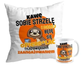 zestaw-poduszka-kubek-leniwiec-dalej-opierdalal-z-wiekszym-zaangazowaniem